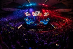 2025LPL夏季总决赛高光时刻盘点：电竞巅峰对决下的选手表现与战术体系革新