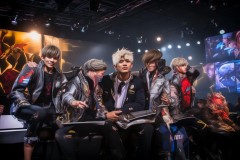 LCK夏季赛季后赛：T1惨遭HLE零封跌入败者组，全局BP模式暴露短板，世界赛名额争夺陷危机