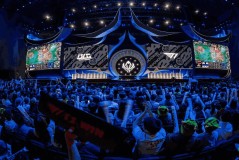 圣枪哥塞恩狂砍4万伤害难救主，队友失误频发印证个人英雄主义局限